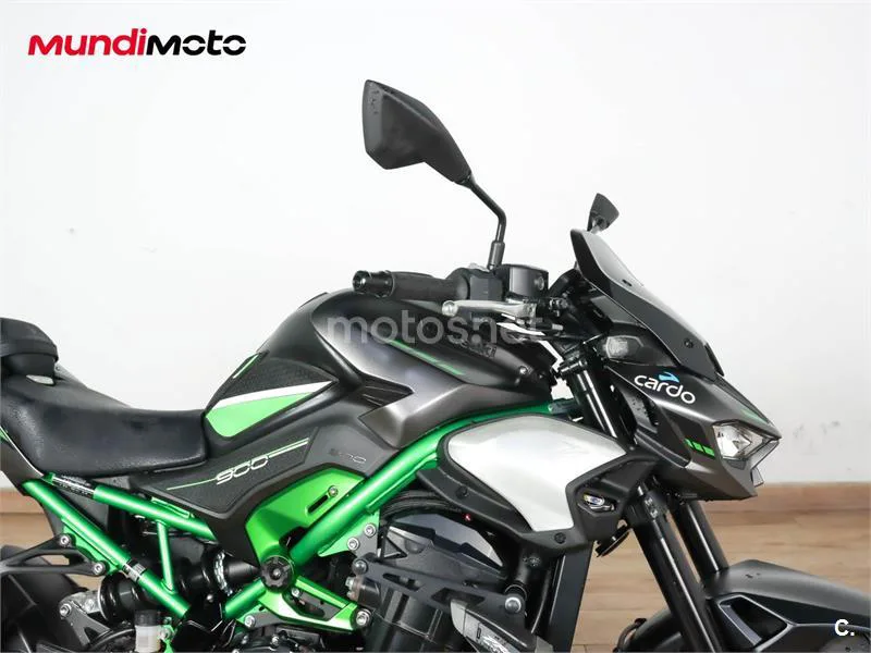 Kawasaki Z900 – Vista 17