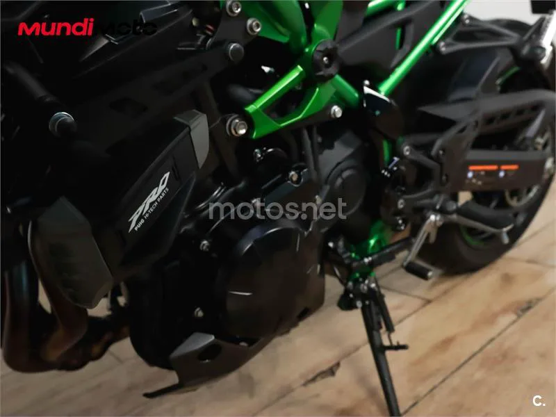 Kawasaki Z900 – Vista 10