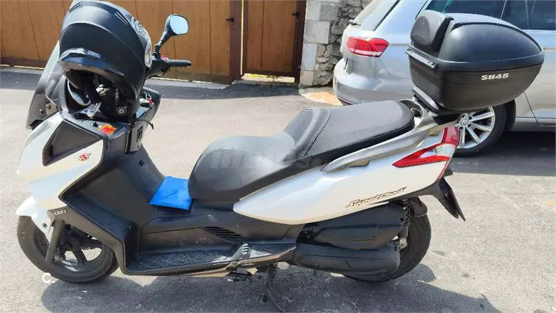 Kymco Super Dink 125 – Vista 2