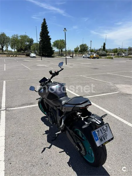 Yamaha MT-09 – Vista 11