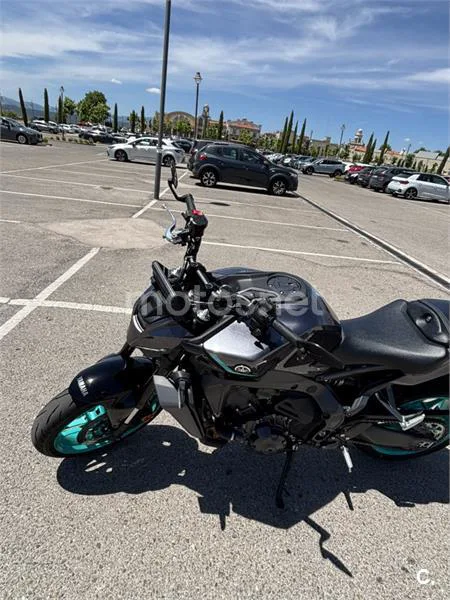 Yamaha MT-09 – Vista 8