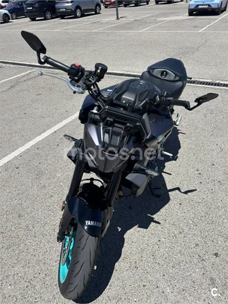 Yamaha MT-09 – Vista 9