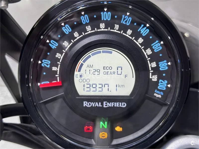 Royal Enfield Super Meteor 650 – Vista 11