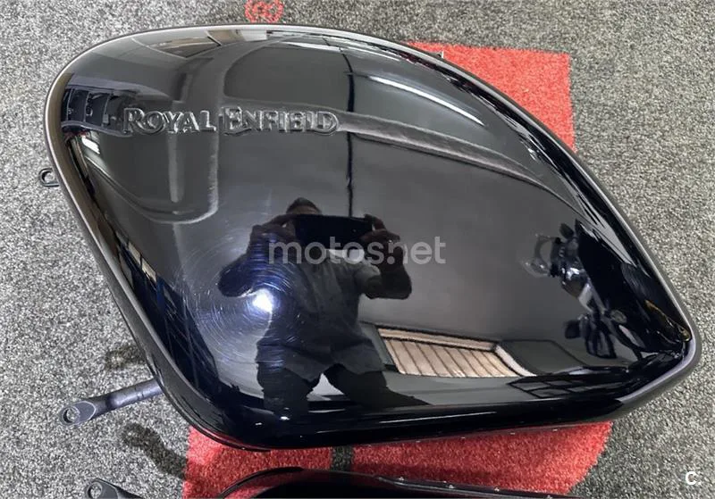 Royal Enfield Super Meteor 650 – Vista 14