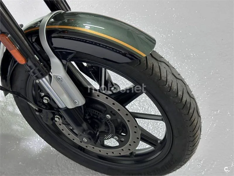 Royal Enfield Super Meteor 650 – Vista 20