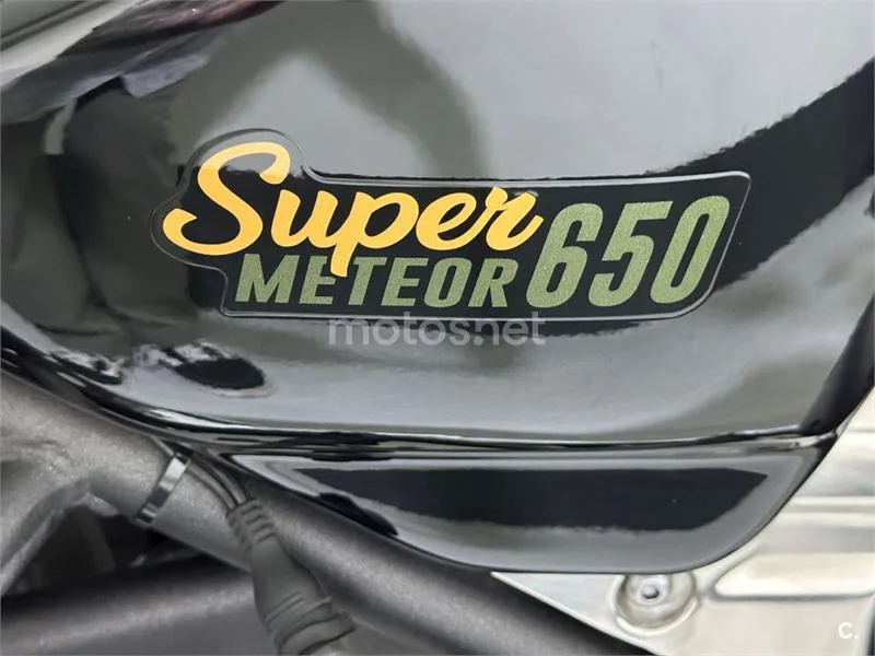 Royal Enfield Super Meteor 650 – Vista 26