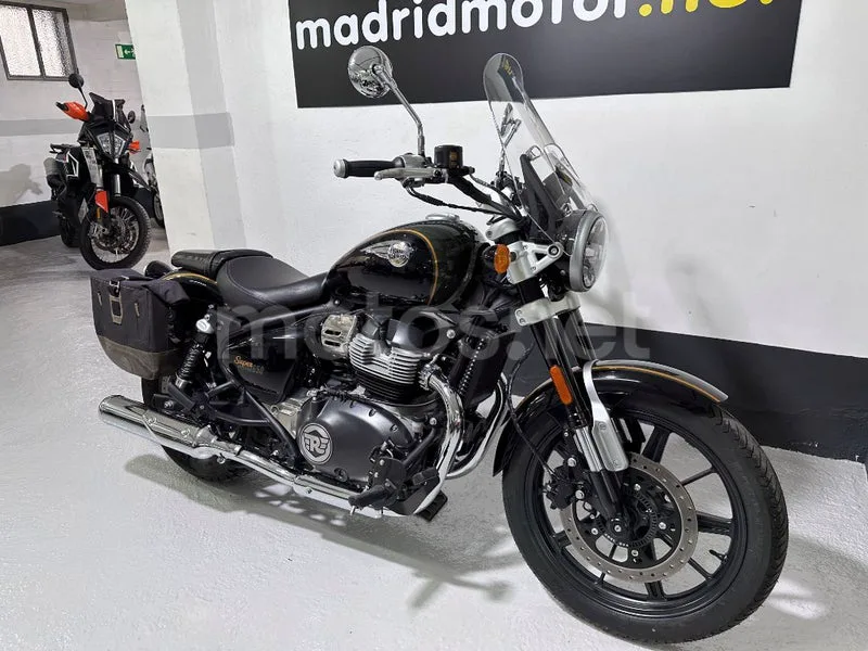 Royal Enfield Super Meteor 650 - Vista 37