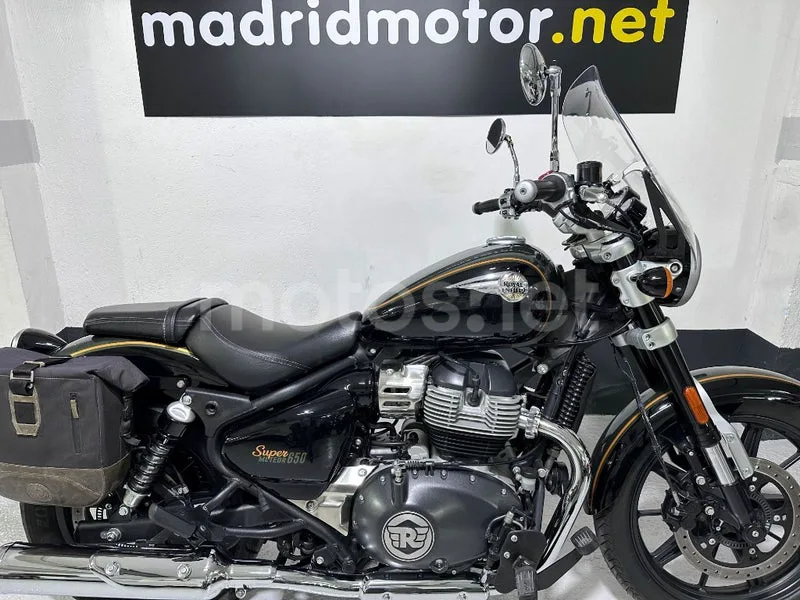 Royal Enfield Super Meteor 650 - Vista 38