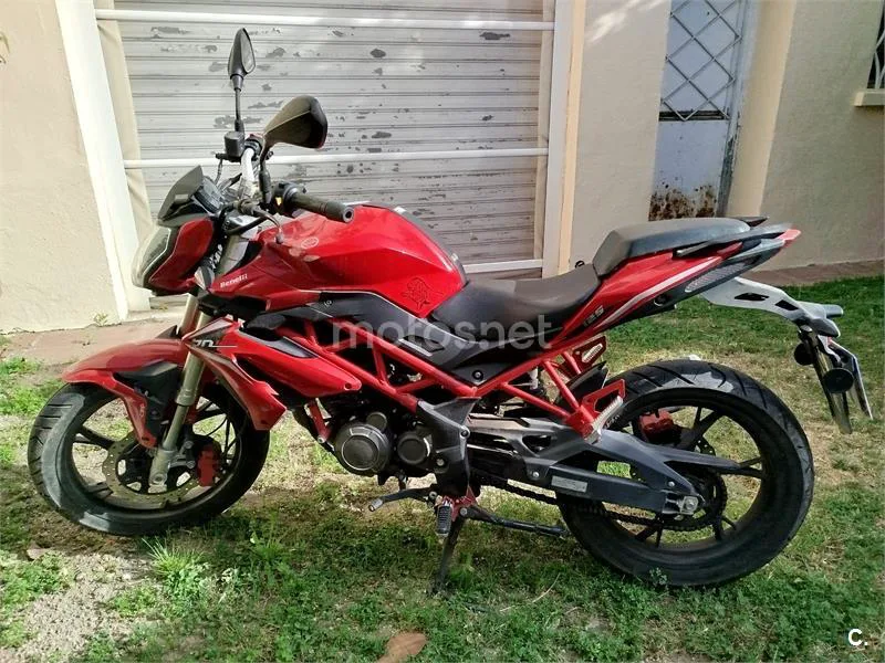 Benelli BN 125 – Vista 3