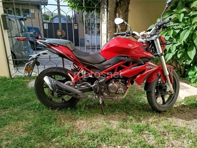 Benelli BN 125 – Vista 5