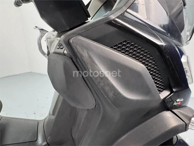 Piaggio MP3 – Vista 21