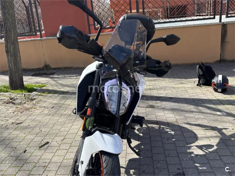 KTM 125 – Vista 5