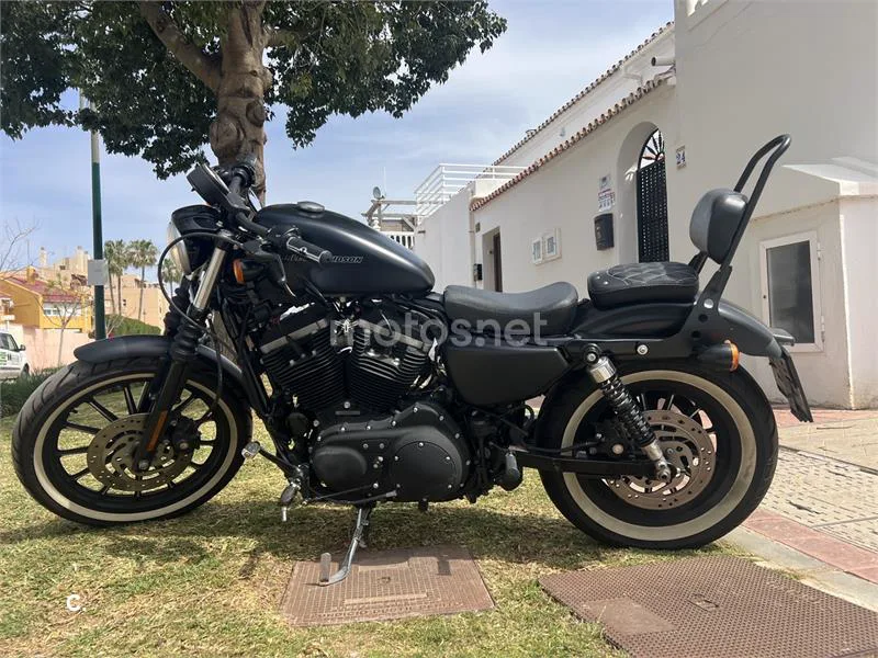 Harley-Davidson Sportster 883 Iron Dark Custom – Vista 7