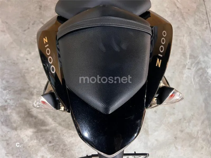 Kawasaki Z1000 – Vista 12