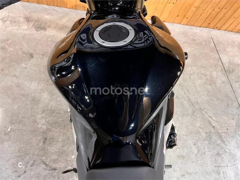 Kawasaki Z1000 – Vista 14