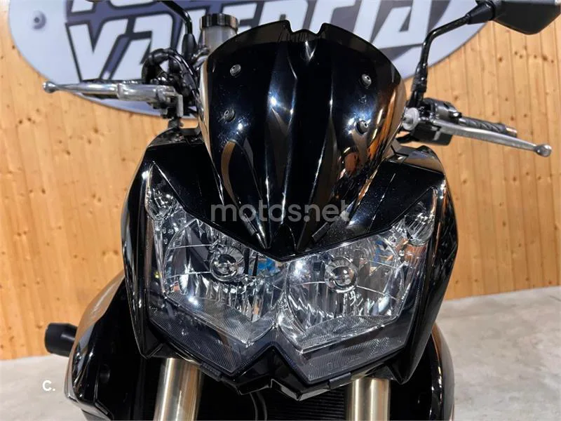 Kawasaki Z1000 – Vista 22