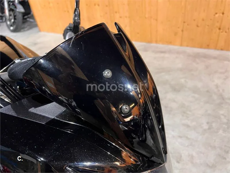 Kawasaki Z1000 – Vista 26