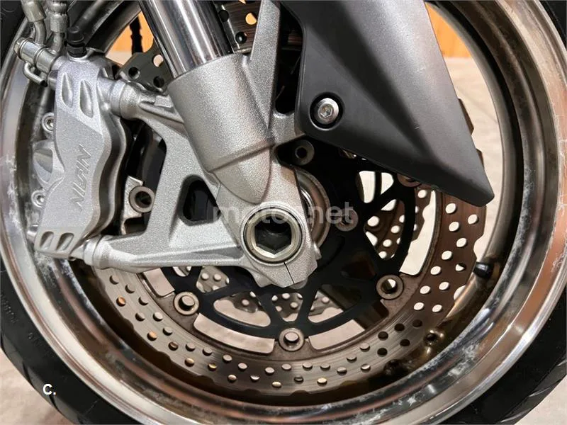 Kawasaki Z1000 – Vista 30