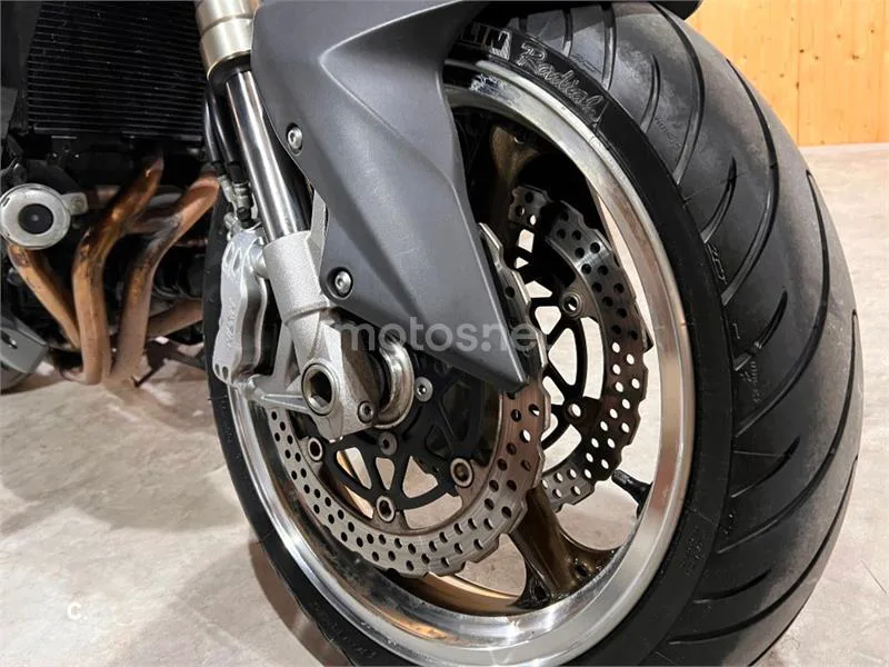 Kawasaki Z1000 – Vista 31