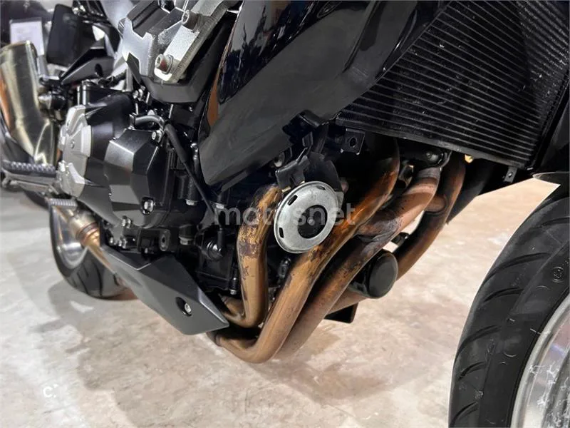 Kawasaki Z1000 – Vista 32