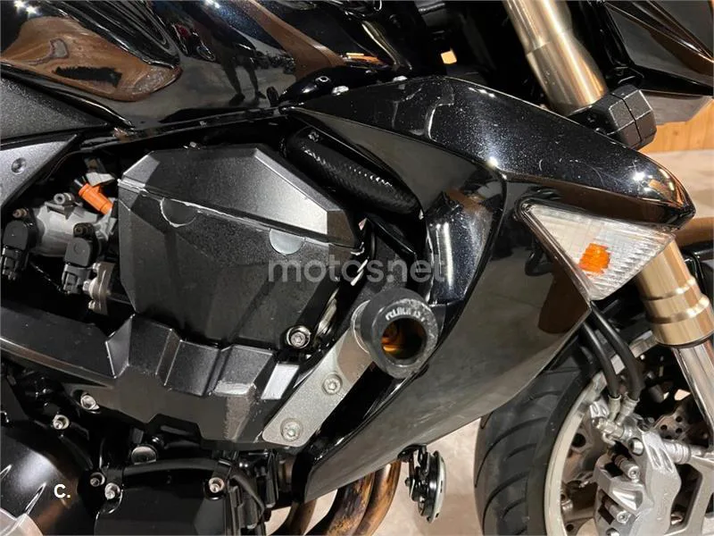 Kawasaki Z1000 – Vista 37