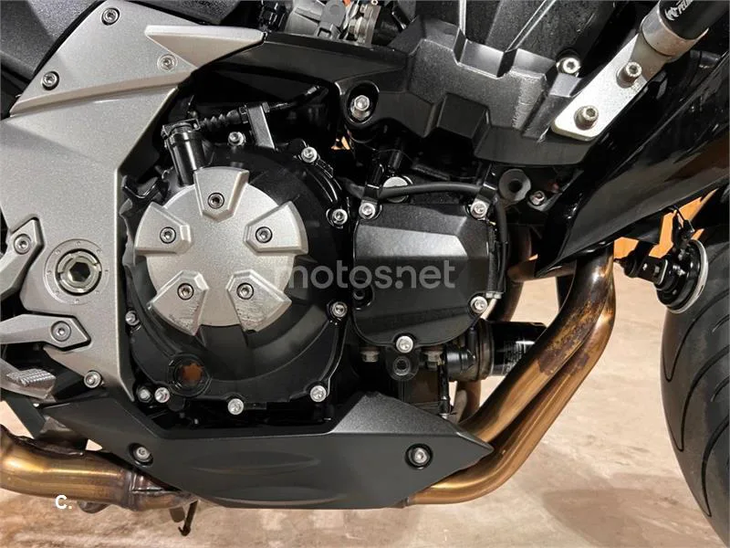 Kawasaki Z1000 – Vista 38