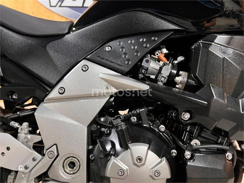 Kawasaki Z1000 – Vista 40