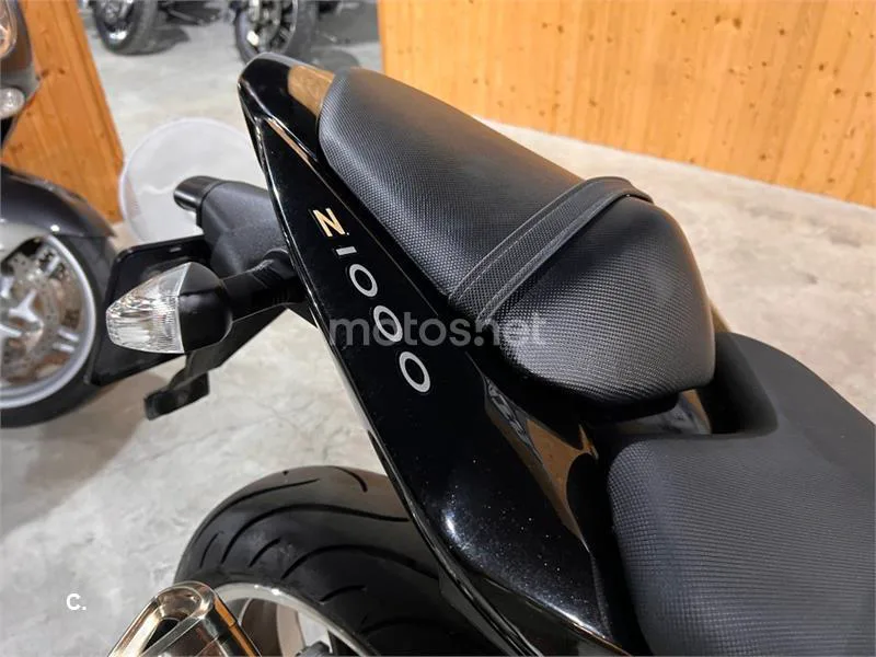Kawasaki Z1000 – Vista 42