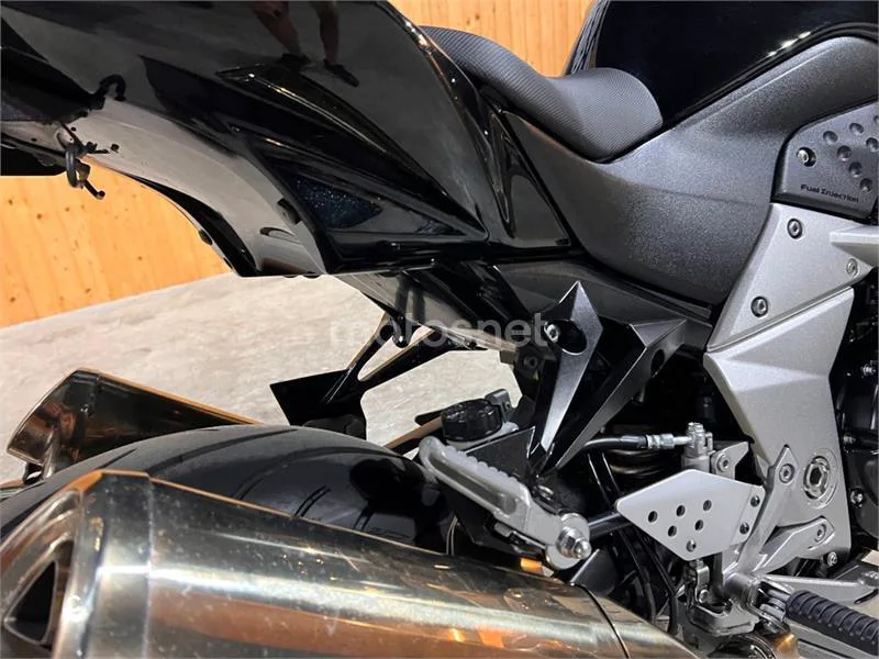 Kawasaki Z1000 – Vista 44