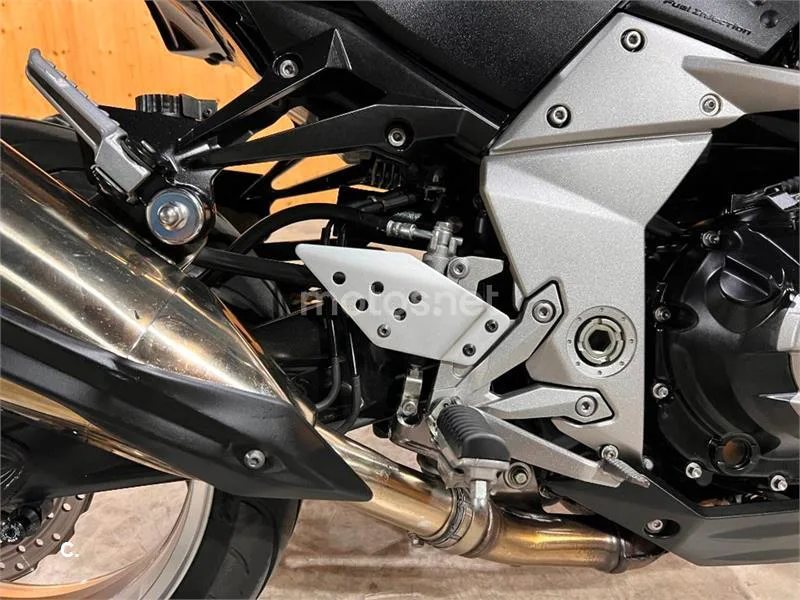 Kawasaki Z1000 – Vista 45