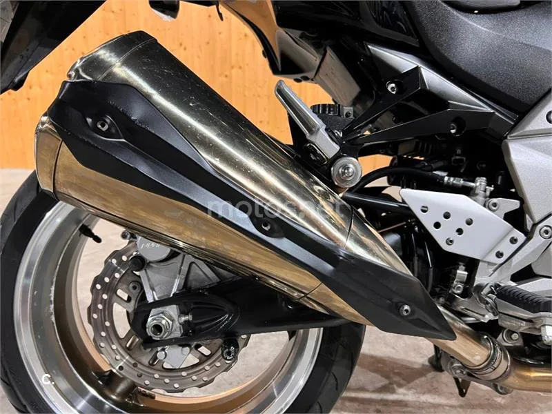 Kawasaki Z1000 – Vista 46
