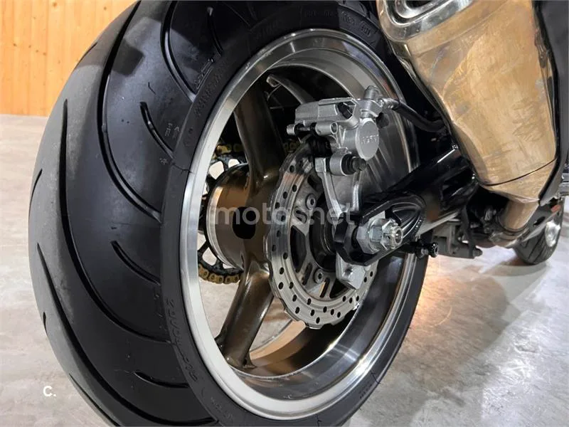 Kawasaki Z1000 – Vista 48