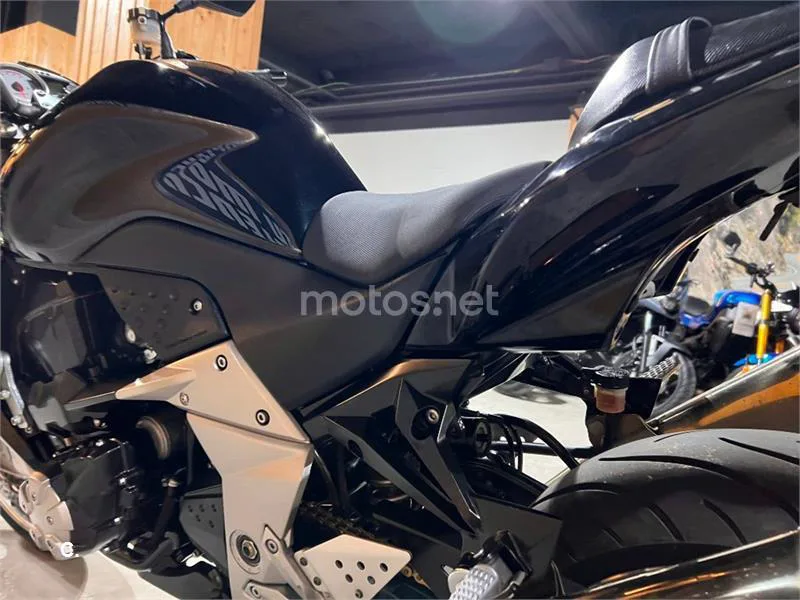 Kawasaki Z1000 – Vista 50
