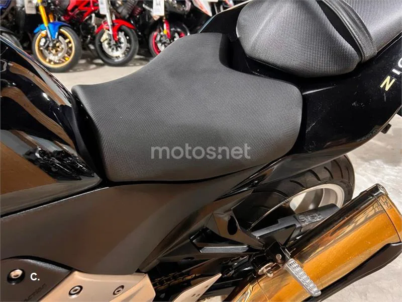 Kawasaki Z1000 – Vista 52