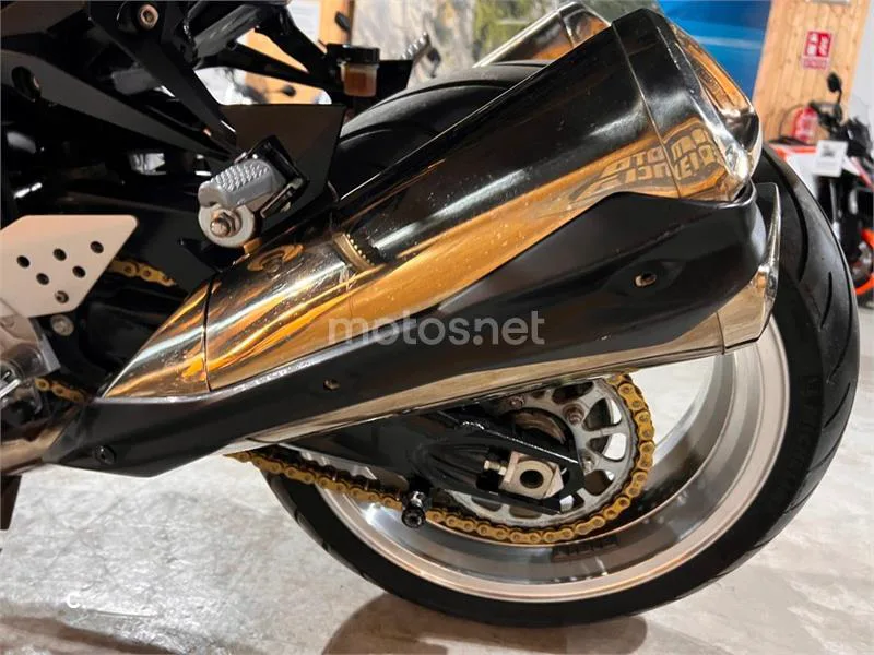 Kawasaki Z1000 – Vista 55