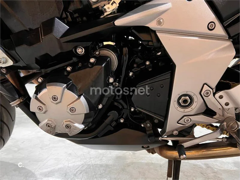 Kawasaki Z1000 – Vista 57