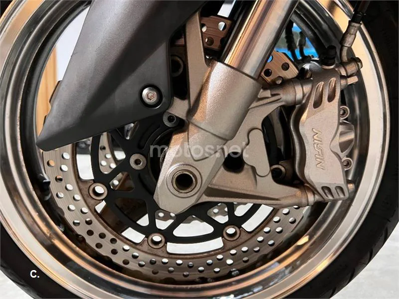 Kawasaki Z1000 – Vista 68