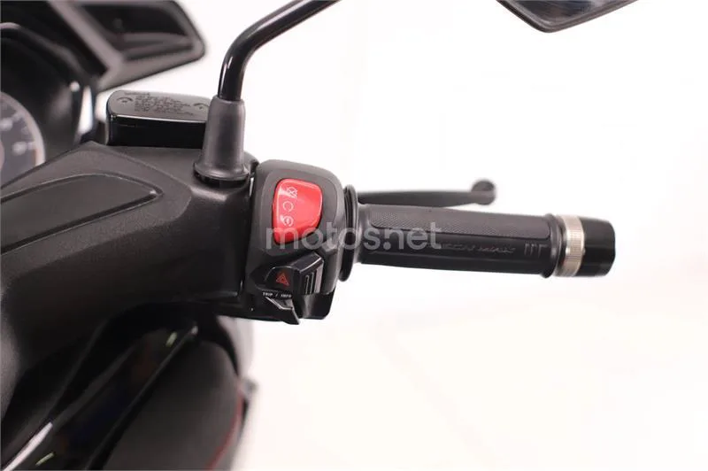 Yamaha XMAX 300 – Vista 9