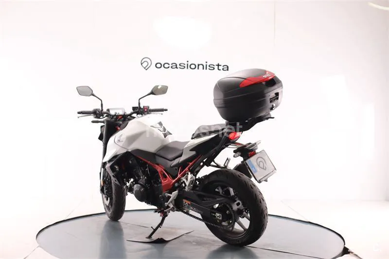 Honda CB 750 Hornet – Vista 3