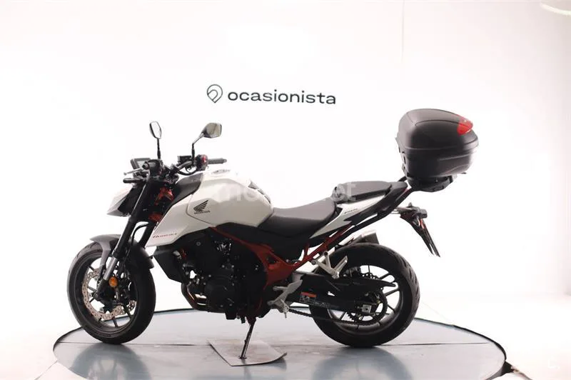 Honda CB 750 Hornet – Vista 4