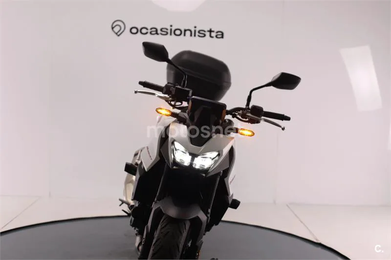 Honda CB 750 Hornet – Vista 6