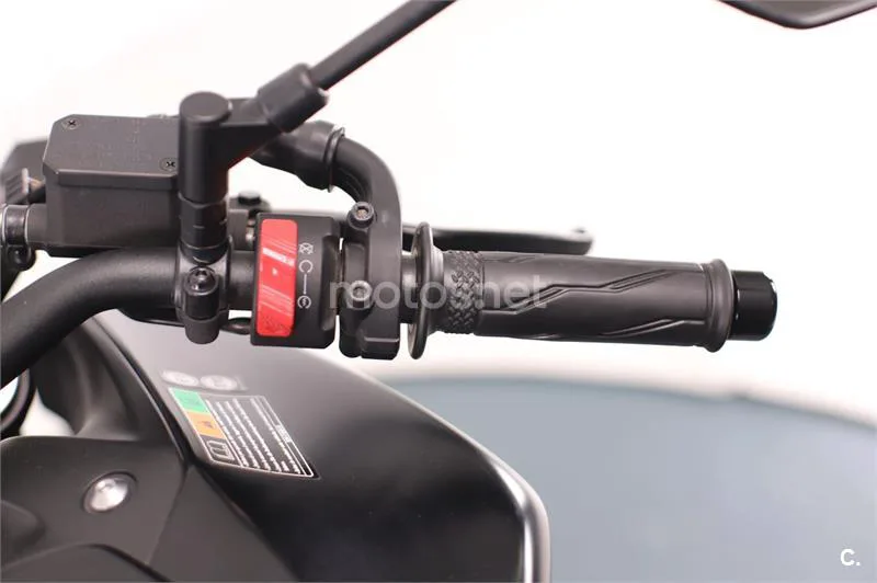 Yamaha MT-125 – Vista 8