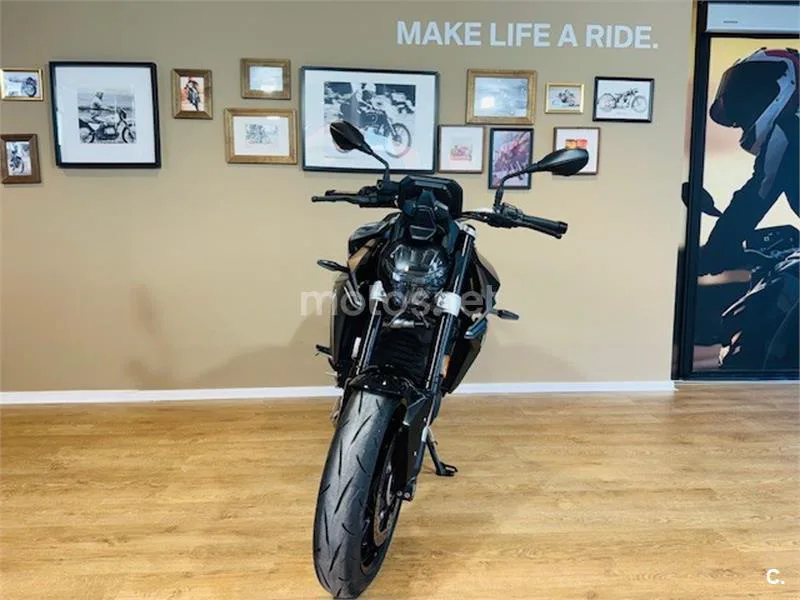 BMW F 900 R – Vista 3