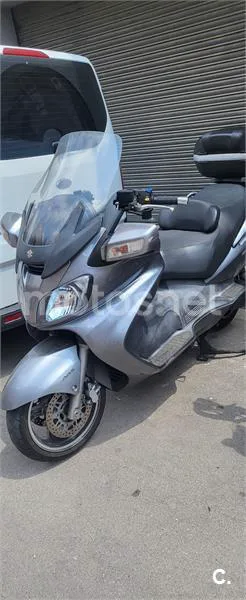 Suzuki Burgman 650 Executive – Vista 2