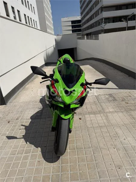Kawasaki Ninja ZX-6R – Vista 2