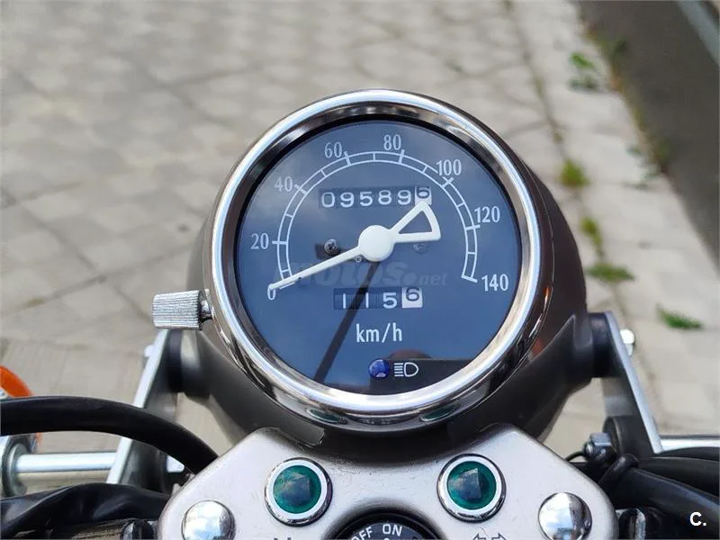 Suzuki TU 250 X – Vista 8