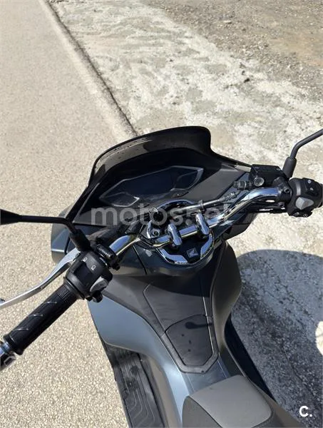 Honda PCX 125 – Vista 4
