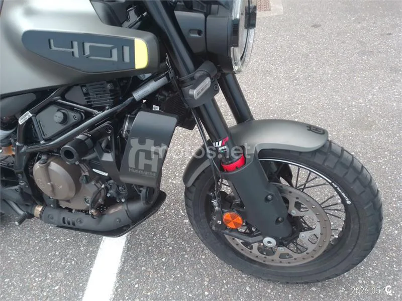 Husqvarna Svartpilen 401 – Vista 2