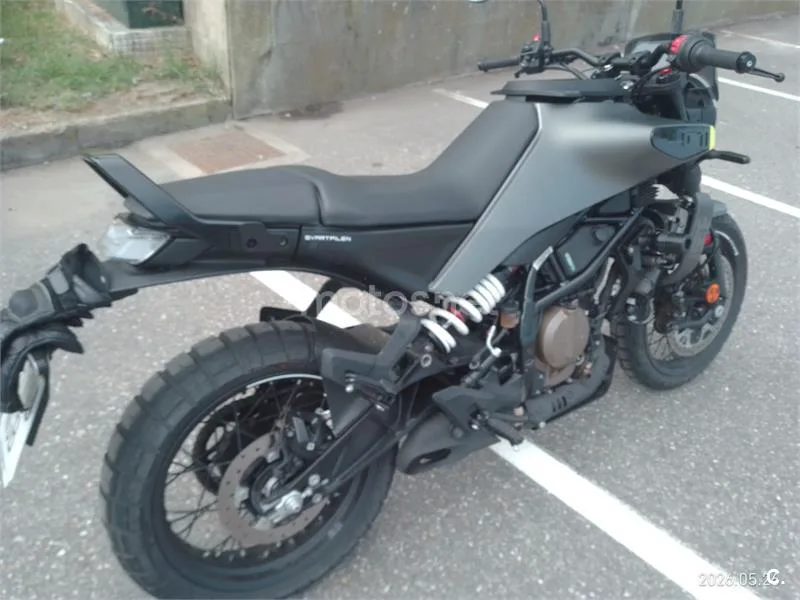 Husqvarna Svartpilen 401 – Vista 4