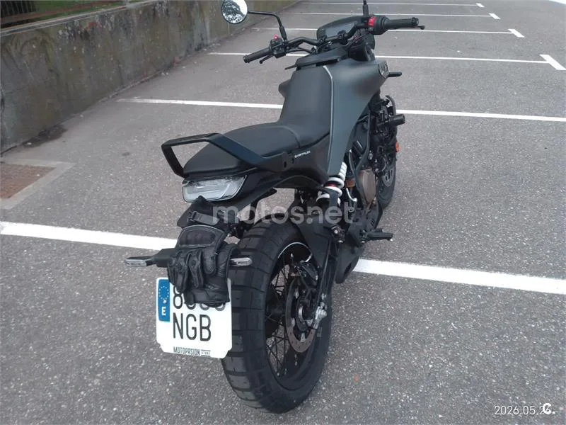 Husqvarna Svartpilen 401 – Vista 5